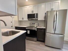 6 Sutherland Rd, Unit 3 in Boston, MA - Building Photo