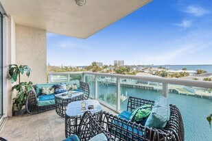 2650 Lake Shore Dr, Unit 401 in Riviera Beach, FL - Building Photo