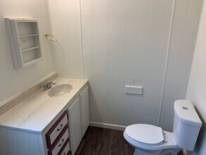 2054 Inland Way in Springfield, OR - Building Photo - Building Photo