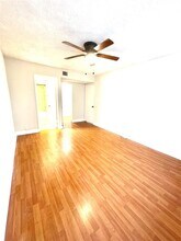 8200 NW 24th St, Unit 8200 in Coral Springs, FL - Foto de edificio - Building Photo