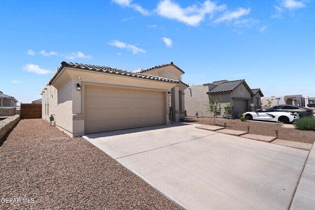 13154 Emerald Isle St in El Paso, TX - Building Photo - Building Photo