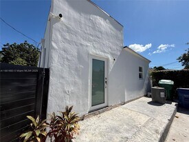 2313 SW 60th Ct in Miami, FL - Building Photo