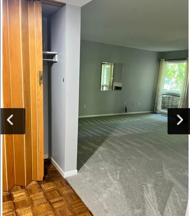 1302 Hillburn Ave NW in Grand Rapids, MI - Foto de edificio - Building Photo