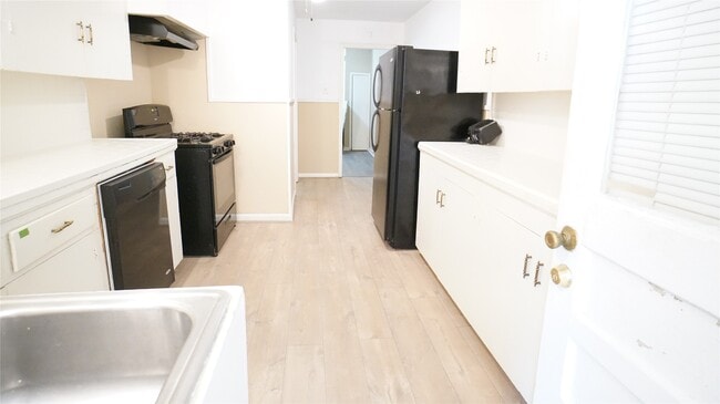 property at 2431 Shakespeare St