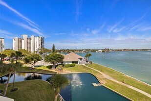 9425 Blind Pass Rd in St Pete Beach, FL - Building Photo