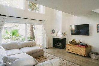 5716 Skyview Way in Agoura Hills, CA - Building Photo - Building Photo