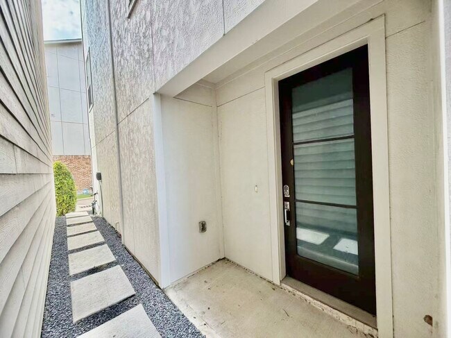 1254 N Post Oak Rd in Houston, TX - Building Photo - Building Photo