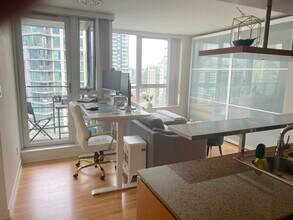 1495 Richards St in Vancouver, BC - Building Photo - Building Photo