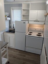 201 Lake Dr in Atlanta, GA - Building Photo - Building Photo