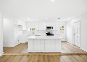 7954 Glenvista St in Houston, TX - Building Photo - Building Photo