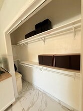 7643 Miramar Pkwy in Miramar, FL - Building Photo - Building Photo