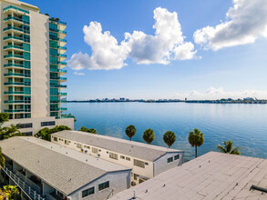 Island Terrace in North Bay Village, FL - Building Photo - Building Photo