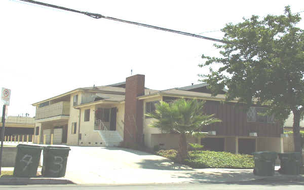 624 E Queen St in Inglewood, CA - Foto de edificio