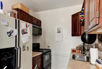 3002 11th St NW, Unit Apt 2 in Washington, DC - Building Photo - Building Photo