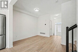 520 Flagstaff Dr in Ottawa, ON - Building Photo - Building Photo