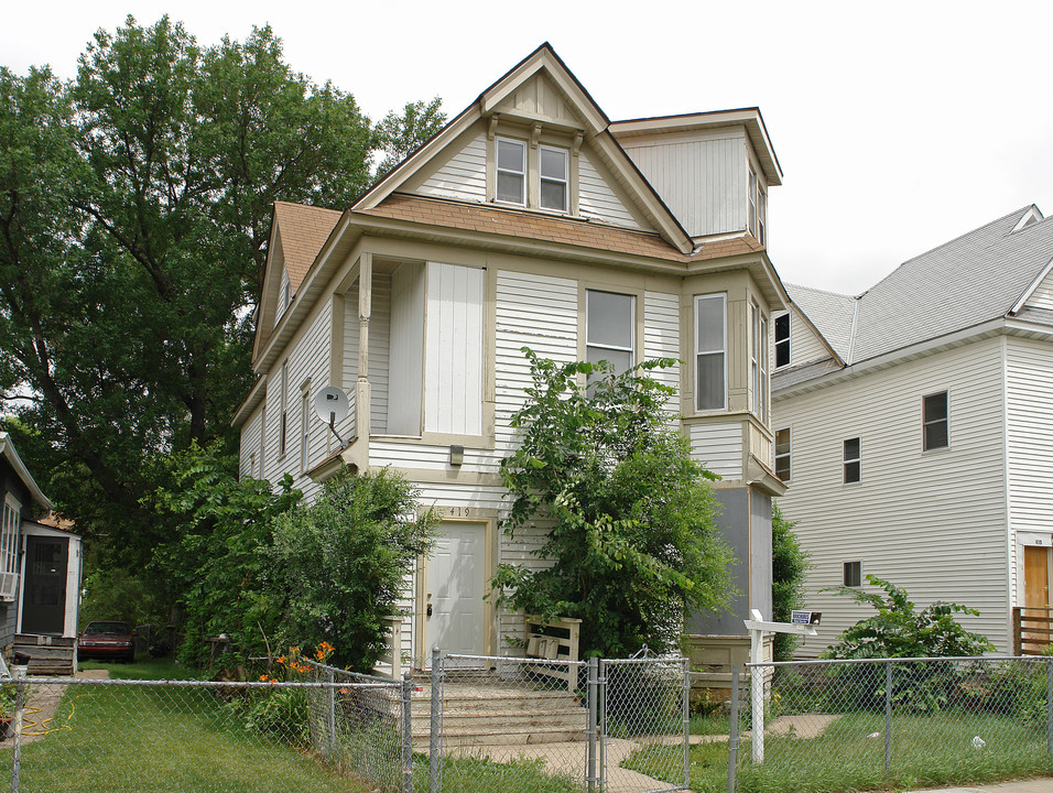 419 Sherburne Ave in St. Paul, MN - Building Photo