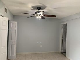 1062 W 42nd Pl in Hialeah, FL - Building Photo