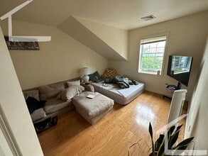 34 Raymond St, Unit A in Boston, MA - Building Photo - Building Photo