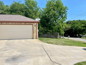 110 S Watson St in Alvarado, TX - Building Photo - Building Photo