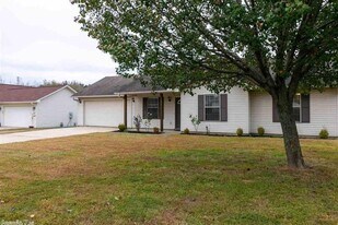 37 Wolverine Dr in Cabot, AR - Building Photo