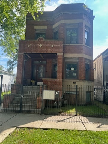 5525 S May St in Chicago, IL - Building Photo