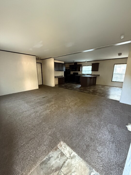 57 Dunlap Cir in Oxford, MI - Building Photo