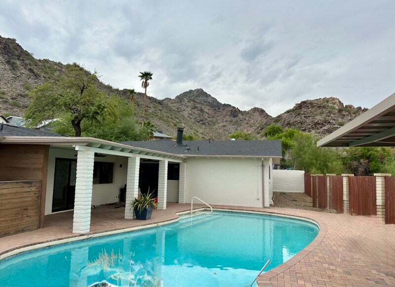 2439 E Lincoln Cir in Phoenix, AZ - Building Photo