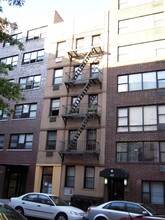 419 E 76th St in New York, NY - Building Photo - Building Photo