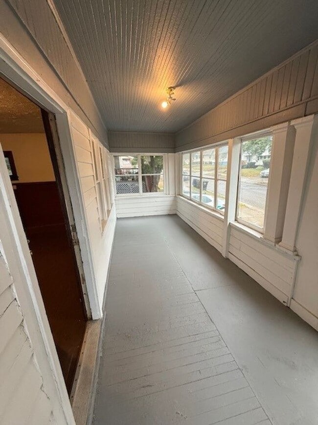 889 Fess Ave in Akron, OH - Building Photo - Building Photo