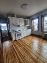 656 Summer St in Elizabeth, NJ - Building Photo