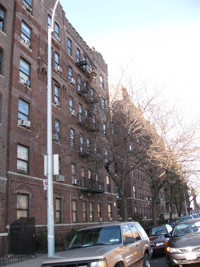 196 Rockaway Pky in Brooklyn, NY - Building Photo - Building Photo