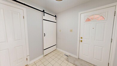 70 Sunnyside Dr in London, ON - Building Photo - Building Photo