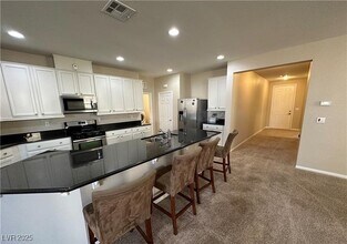 10590 Natural Bridge St in Las Vegas, NV - Building Photo - Building Photo