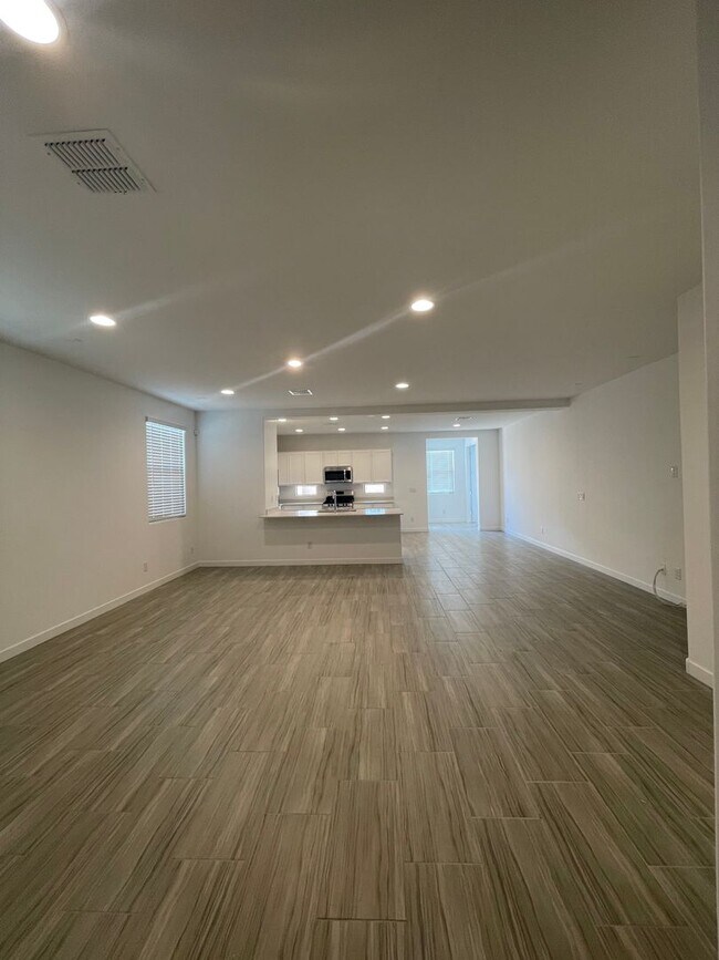 9343 W Glenrosa Ave in Phoenix, AZ - Foto de edificio - Building Photo
