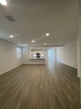 9343 W Glenrosa Ave in Phoenix, AZ - Building Photo - Building Photo
