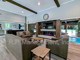 2800 Hamline Ave N in Roseville, MN - Building Photo