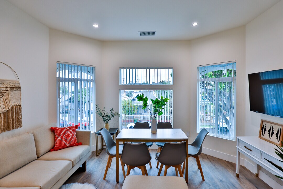 1219 W 25th St, Unit 1219 in Los Angeles, CA - Foto de edificio