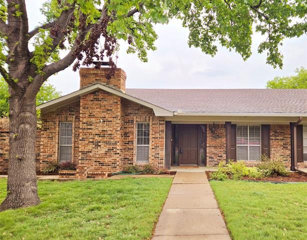 property at 2923 Country Pl Ct