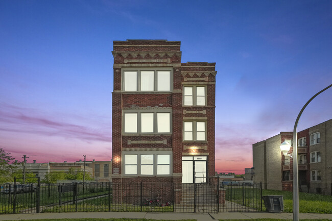 3522 Grenshaw in Chicago, IL - Building Photo - Building Photo