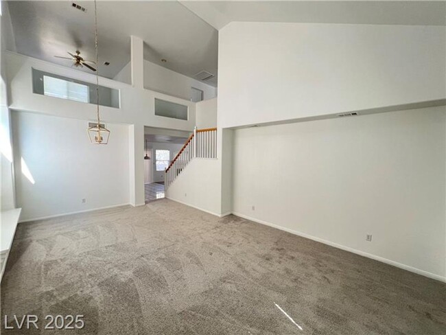 8140 Dinsmore Dr in Las Vegas, NV - Building Photo - Building Photo