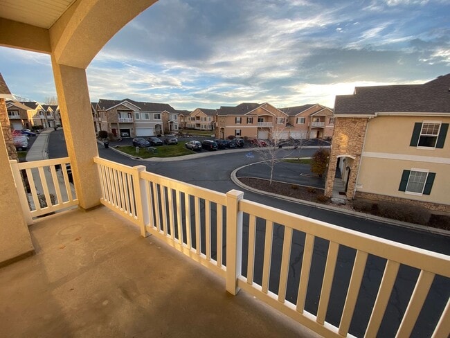 1077 Canyon Meadow Dr in Provo, UT - Building Photo - Building Photo