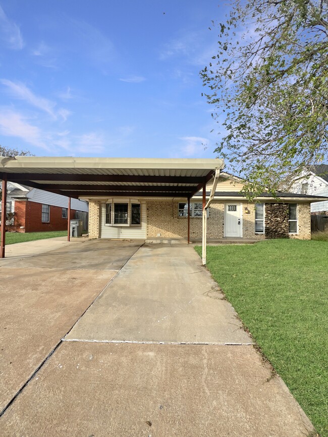 property at 6707 NW Compass Dr