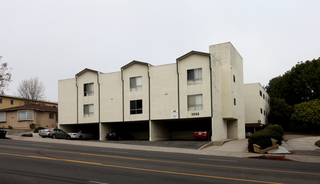 3686 South Centinela Avenue in Los Angeles, CA - Building Photo - Building Photo