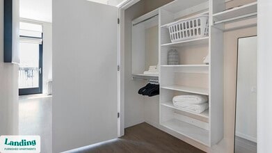 2480-2522-2522 N Milwaukee Ave, Unit 364 in Chicago, IL - Foto de edificio - Building Photo