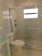 220 Meridian Ave in Miami Beach, FL - Building Photo - Building Photo