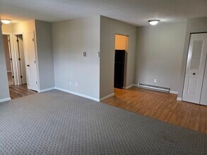308 Laval Hts, Unit #1 in Versailles, KY - Building Photo - Building Photo