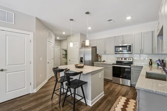 Founders Pointe Apartments in Franklin, IN - Building Photo - Building Photo