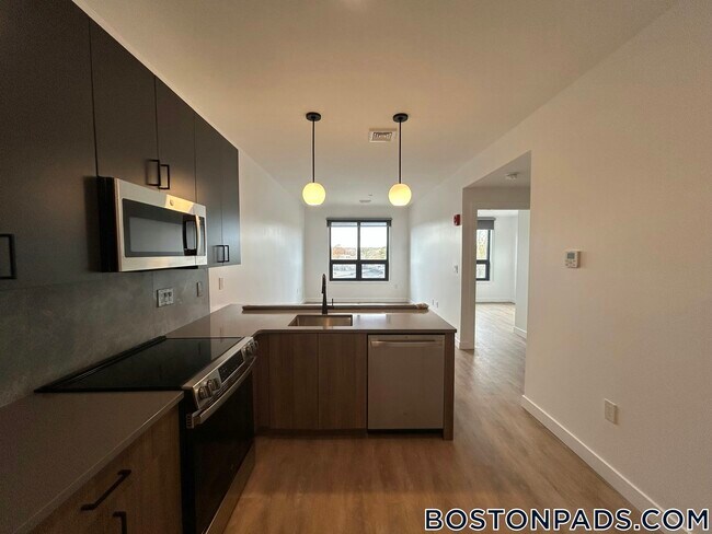 199 Gardner St in Boston, MA - Foto de edificio - Building Photo