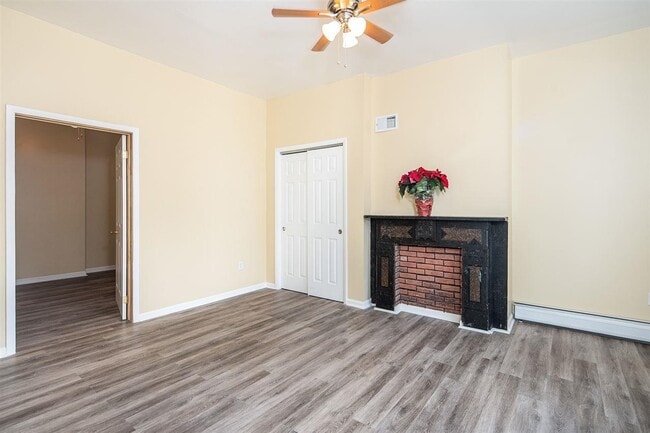 13 E 52nd St in Bayonne, NJ - Building Photo - Building Photo