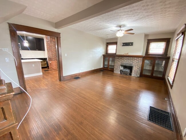 165 E Tompkins St in Columbus, OH - Building Photo - Building Photo